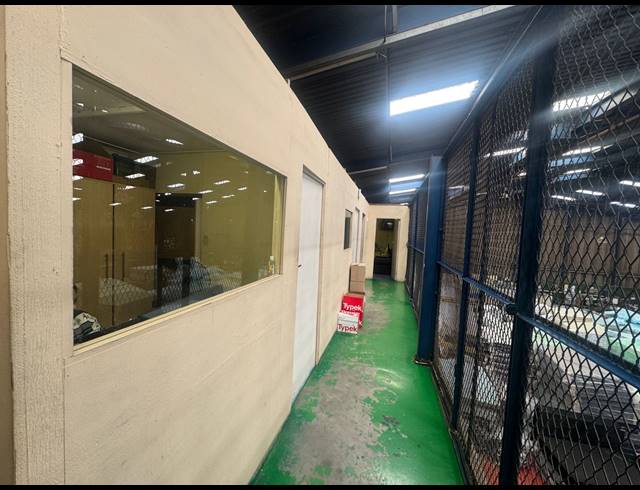 2,900M² WAREHOUSE TO LET IN KEW INDUSTRIAL